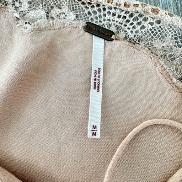 Free People Women's Pink Crop Top Size M Medium Floral Lace Sleeveless Satin - Picture 10 of 12